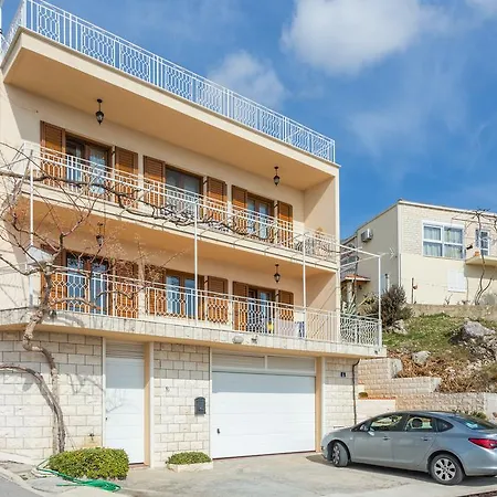 Apartment Pata *
