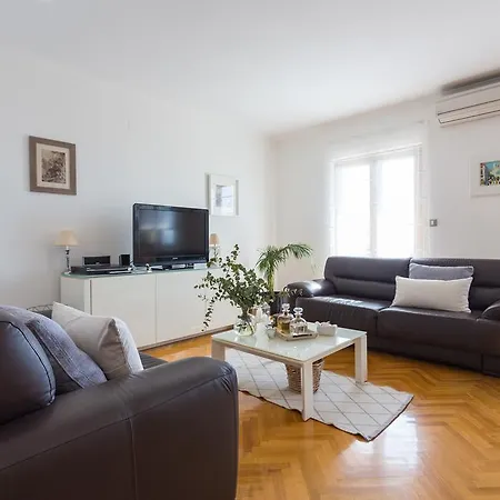 Apartment Apartment Pata